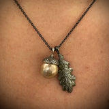 Agerntop håndgraveret oxyderet sølv m. i pistacie og rosa changerende ferskvandsperle 13mm